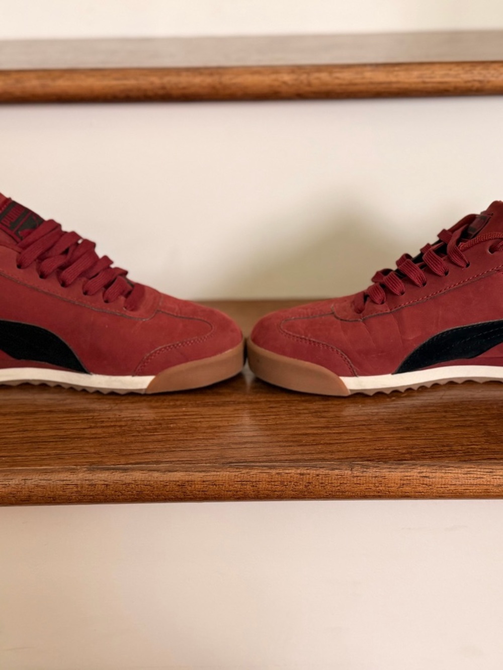 Puma Roma Men's Sneaker in Burgundy with Black Formstripe - Size 8.5 US - Picture 4 of 6